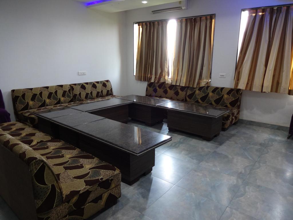Sheetal International Rain Basera Rāipur Extérieur photo